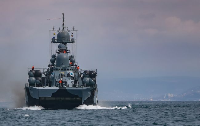Россия после учений оставила два больших десантных корабля в Черном море