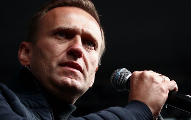 Макрон і Джонсон вимагають від Росії пояснити отруєння Навального