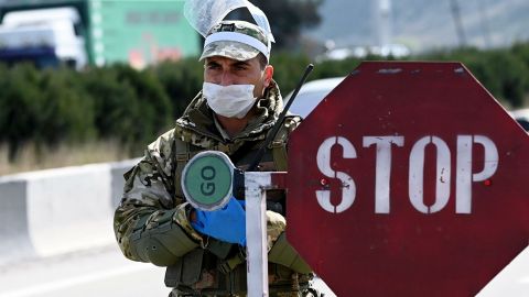 У Грузії заговорили про заборону в'їзду російським чоловікам. Влада не підтверджує