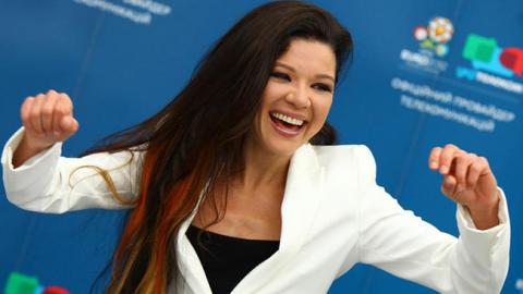 "Давайте снимем с себя шаровары": Руслана призвала украинцев сменить имидж страны