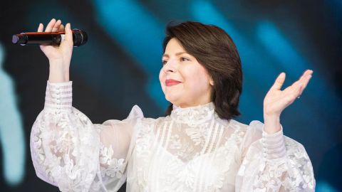 "Мне больно". Известная украинская певица уходит со сцены: какая причина