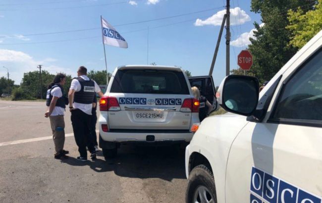 Наблюдатели ОБСЕ попали под обстрел на оккупированной территории Донбасса