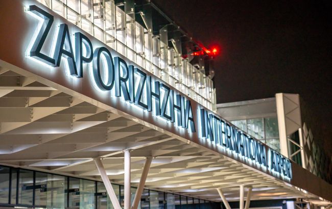 У Запоріжжі евакуювали пасажирів літака через погрозу про мінування