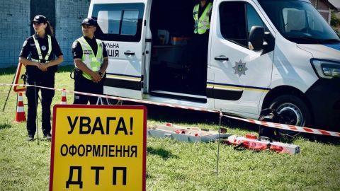 У Києві перекинувся автобус "Кишинів-Москва": постраждали 18 людей