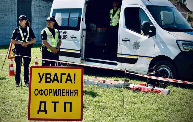 У Києві перекинувся автобус "Кишинів-Москва": постраждали 18 людей