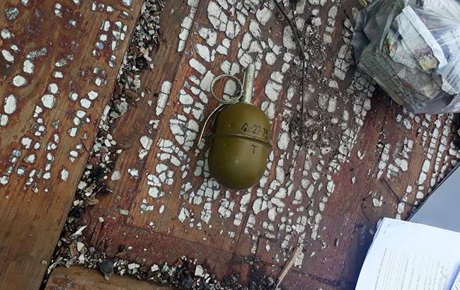 У Луганській області правоохоронці виявили боєприпас і наркотичні речовини