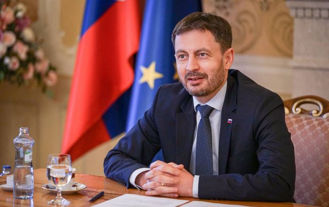 Премьер Словакии обеспокоен наращиванием войск России на границе с Украиной