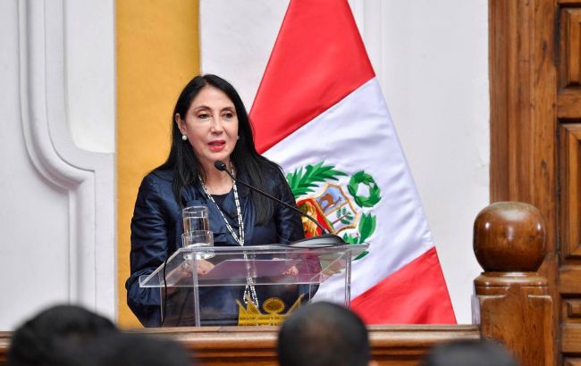 Глава МЗС Перу оголосила про відставку через позачергову вакцинацію