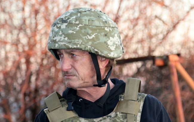 Шонн Пенн побывал на Донбассе: увидел последствия российской агрессии своими глазами (фото)