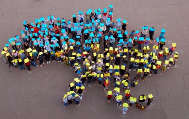 Більше половини українців вважають, що країні потрібні радикальні зміни, - опитування