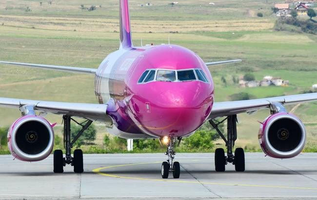 Літак Wizz Air зробив аварійну посадку в Румунії через загрозу вибуху