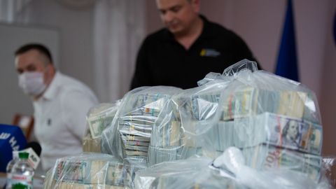 Хабар Холодницькому: заступника голови податкової Києва залишили під вартою