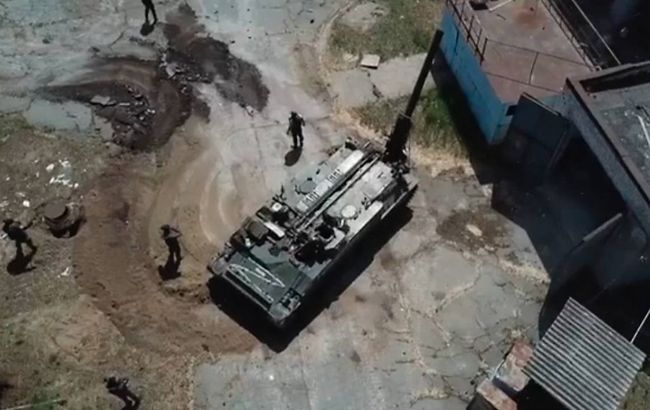 Вперше в історії. Українські військові знищили російську САУ "Тюльпан" (відео)