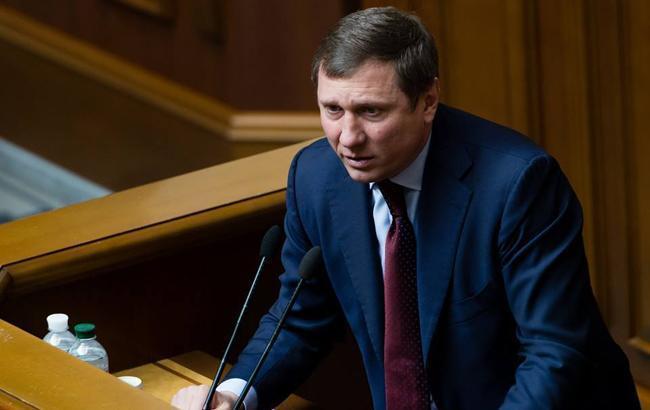 Шахов: для підвищення зарплат вчителям можна позбавити премій керівництво держмонополій