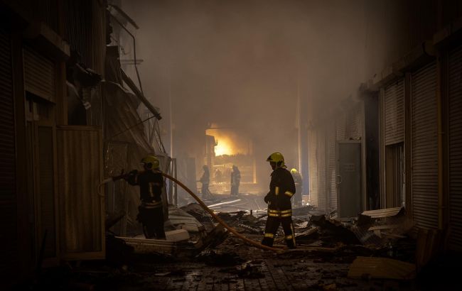 Пожар в Одессе и сбитые дроны под Киевом: что известно о последствиях ночной атаки