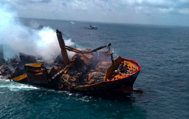 Экологическая катастрофа: возле Шри-Ланки затонул танкер с химикатами