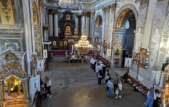 Во Львове обнаружили древние фрески под росписями церкви: им сотни лет!