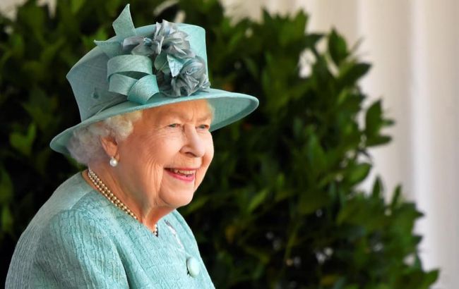 Королева жестко отомстила принцу Гарри и Меган Маркл: ее поддержала вся Британия