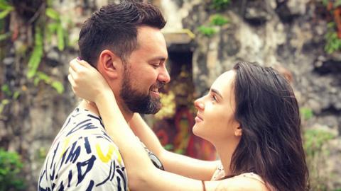 "На фінішній прямій": відомий ведучий показав миле фото з вагітною дружиною