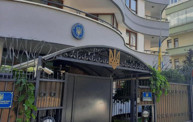 Консульський відділ посольства України в Туреччині перестав працювати: що відомо