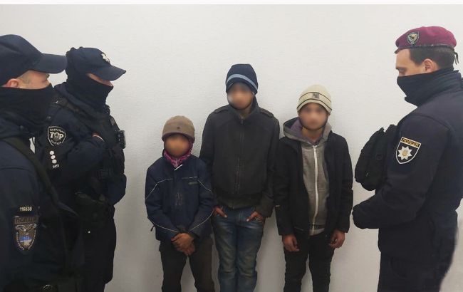 Грабили и избивали людей: на Закарпатье задержали две банды детей