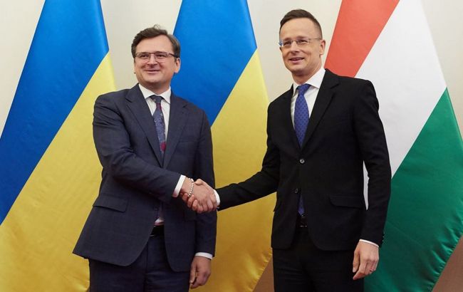 Голови МЗС Угорщини та України відвідають Закарпатську область