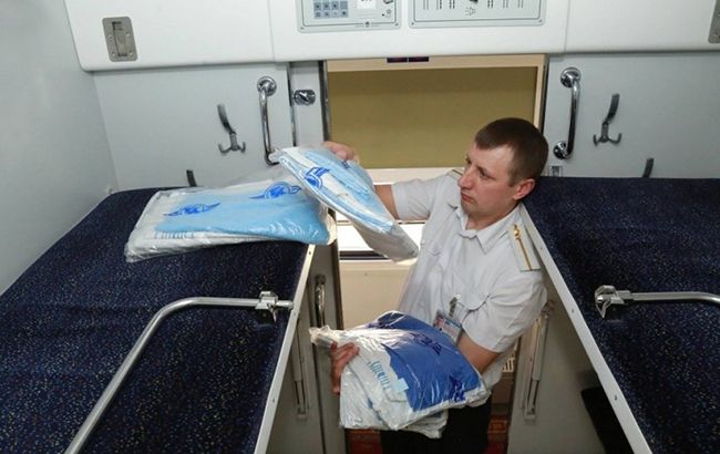 Чи повинен пасажир прибирати за собою постіль? В Укрзалізниці дали відповідь