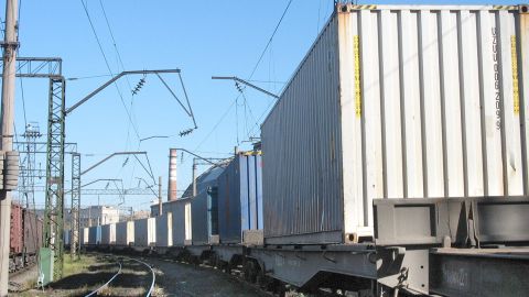 Хотіла сфотографуватися на вагоні поїзда: у&nbsp;Харкові 16-річну дівчину вдарило струмом