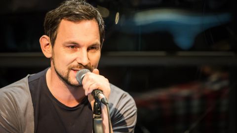 "Можу робити одне добре - втікати": Харчишин відповів, чому підтримує бронювання артистів