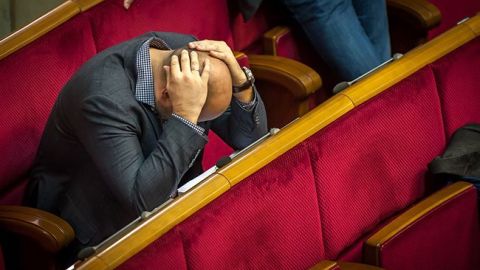 Раді рекомендують обмежити кількість депутатських запитів