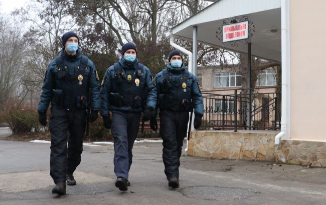 Херсонская областная инфекционная больница снова под охраной нацгвардейцев