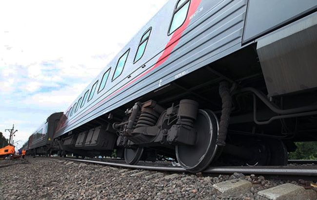 У Росії пасажирський поїзд зіткнувся з вантажівкою, є загиблі і постраждалі