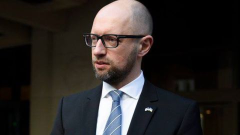 Эксперт: возвращение Яценюка во власть - худший план Зеленского