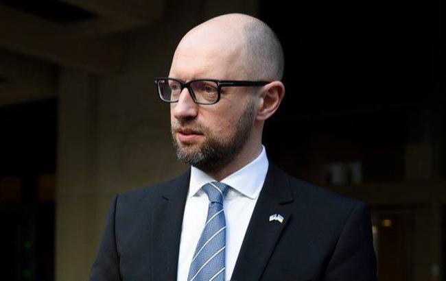 Яценюк назвав заяви Онищенка про фінансування "Народного фронту" брехнею "в інтересах спецслужб Росії"