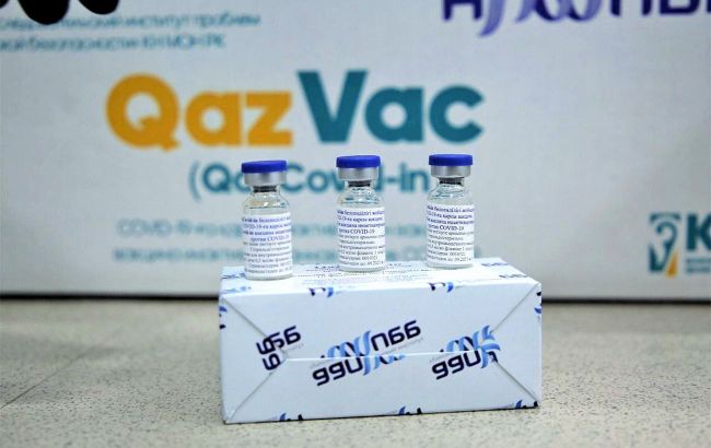 Казахстан почав прищеплювати від коронавірусу власною вакциною