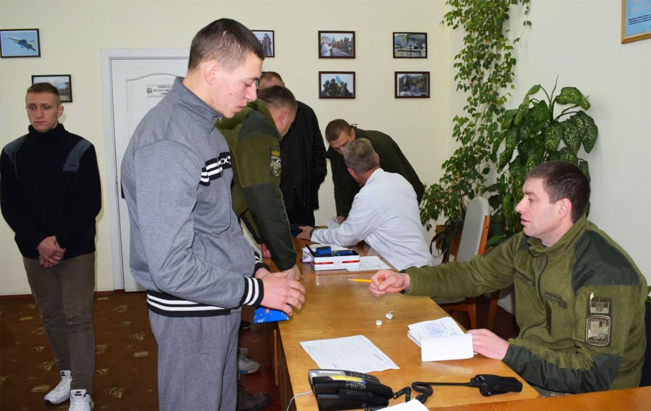Військовий облік у 17 років: кому потрібно прийти в ТЦК до кінця липня