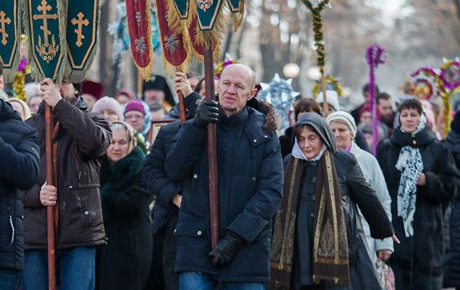 У Дніпрі віруючі УПЦ МП провели хресний хід проти абортів в Україні (фото)