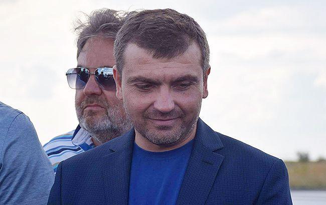 Экс-директор Николаевского аэропорта получил условный срок за взятку Савченко