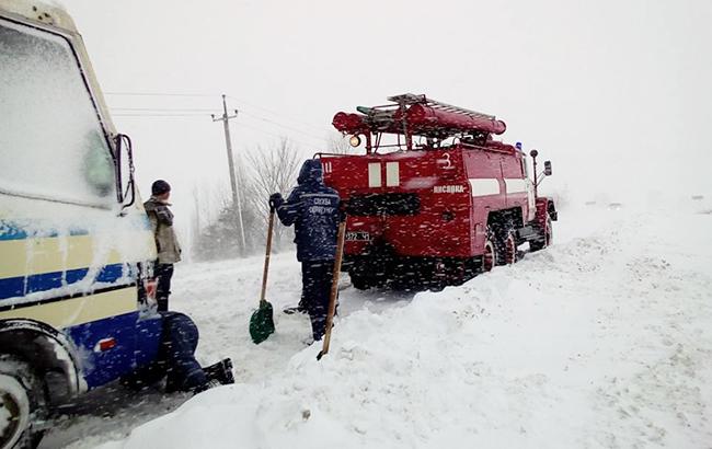 Ситуация на дорогах остается крайне сложной, - "Укравтодор"