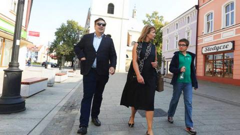 Дружина Саакашвілі разом з сином покинула Україну