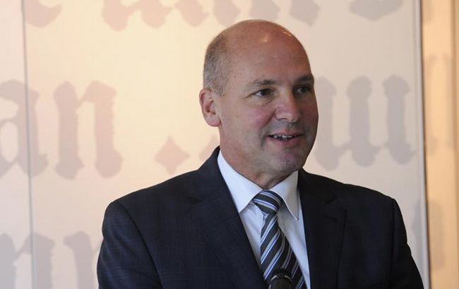 Порошенко і голова Сенату Австралії відзначили ефективну діяльність в розслідуванні по МН17