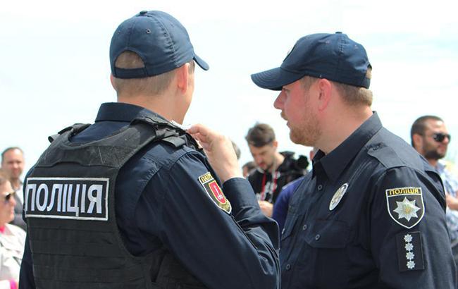 В Киеве задержаны 2 человека за нападение на офицера полиции
