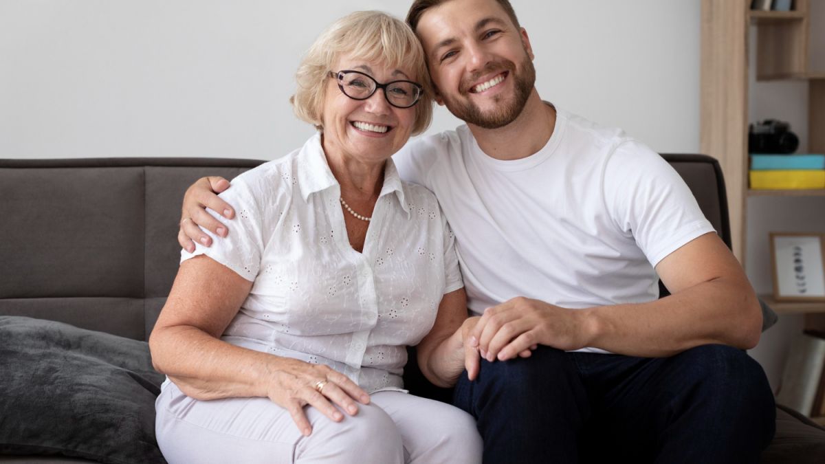 Что происходит с мужчиной, который ставит маму на первое место - ответ психолога | РБК Украина