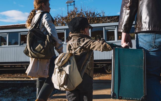 Насколько комфортно живут украинские беженцы на выплаты в Европе