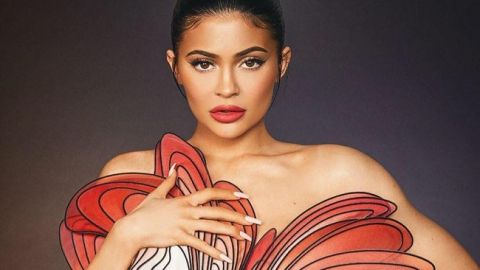 Голая правда: горячие фото и откровенные признания Кайли Дженнер "взорвали" сеть