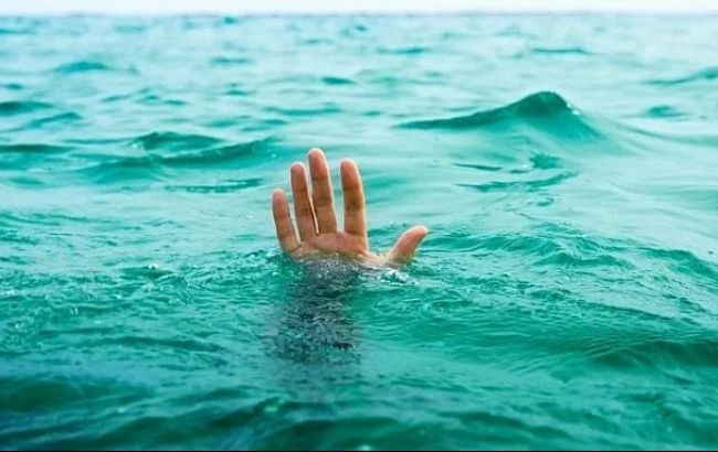 На Буковині під час купання загинули двоє осіб, в тому числі - дитина