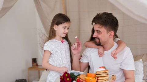 Як давати дитині солодощі, щоб це не шкодило її здоров'ю: поради від педіатра