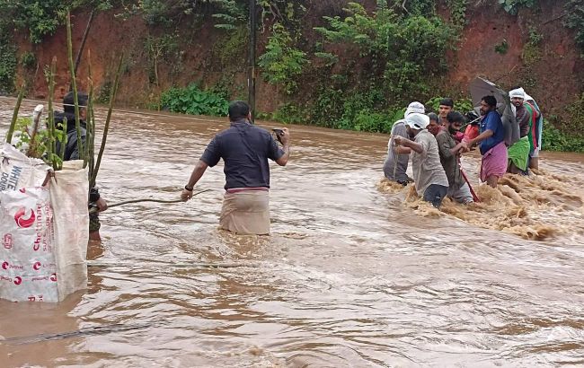 В Индии 25 человек погибли от наводнений и оползней