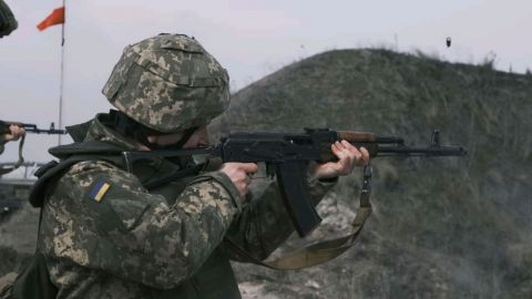 Боевики смертельно ранили военного возле Авдеевки