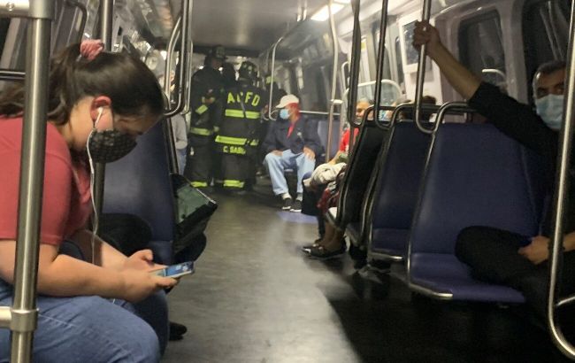 В Вашингтоне в метро сошел с рельсов поезд